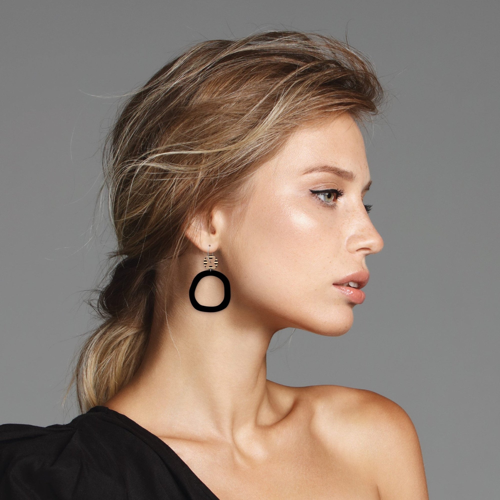 LUXE Ahoy Kiss Organic Circle Hoop Earring